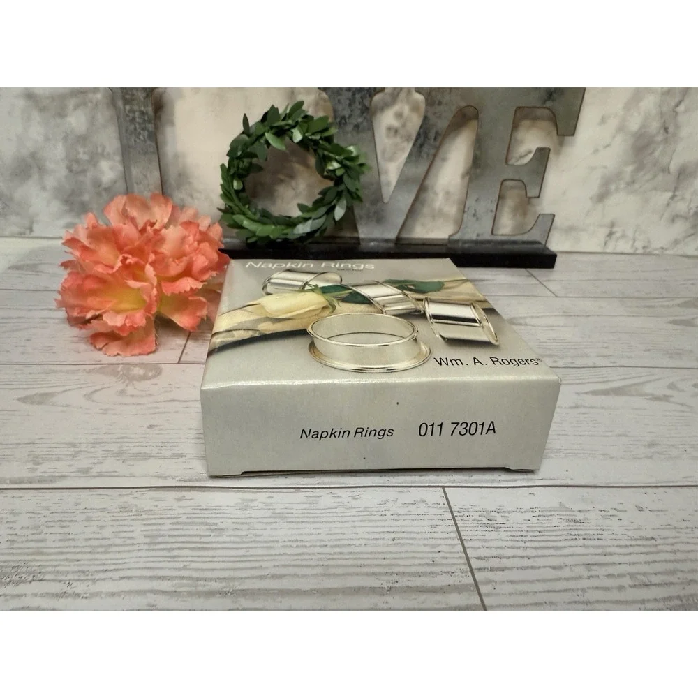 Vtg Napkin Rings Wm A Rogers Elegant‎ Silverplated Set of 4 Import by Oneida NIB
